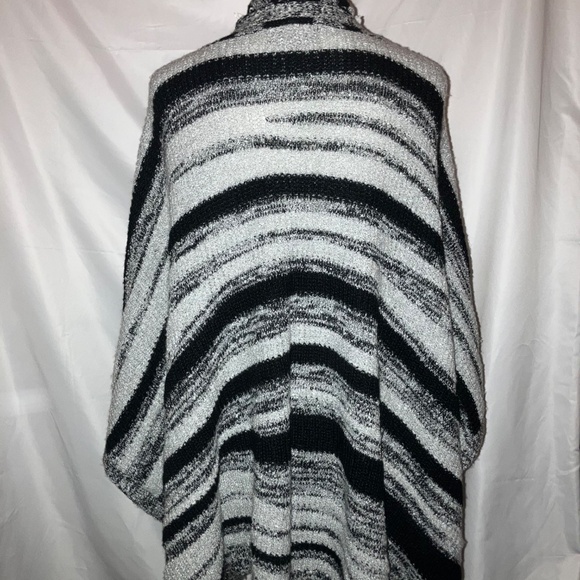 MOSSIMIO Black and White Stripe Open Front Knit Cardigan Poncho - Picture 4 of 6